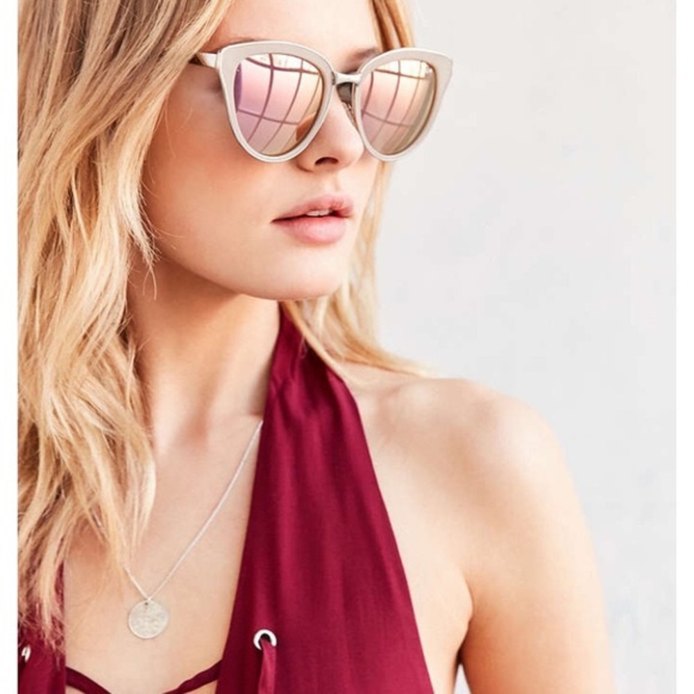 QUAY- Every Little Thing Cat Eye Sunglasses Pink